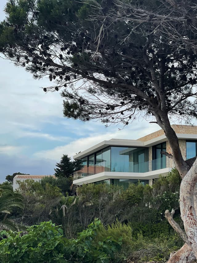 Holidaze featured Home: water fall - best place to relax